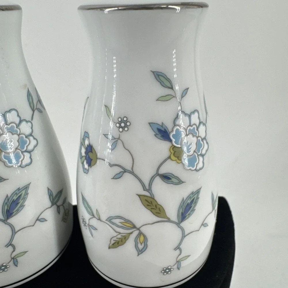 Noritake salt pepper